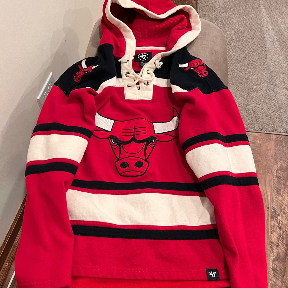 47 Bulls Lace up Hoodie Size S